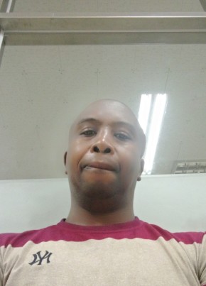 Sidingi, 40, Tanzania, Dar es Salaam