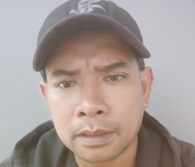 Muklas, 41, Semarang