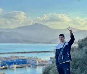 Naim, 21, Bejaia