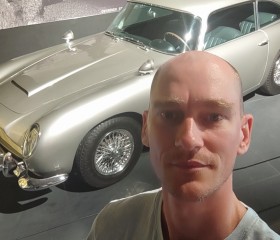 ZigZag, 43, Zundert