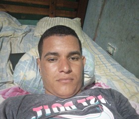 Winder, 31, Valencia