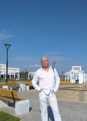 Олег, 53, Россия, Саки
