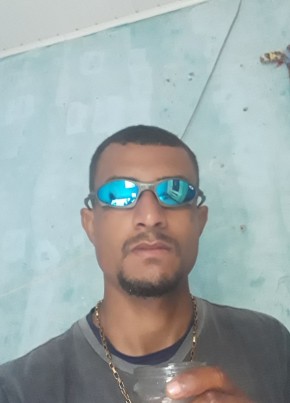 Daniel из Barra de São Francisco 22 года