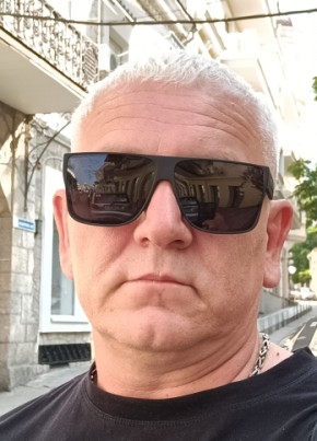 Леонид из Красноярска 47 лет