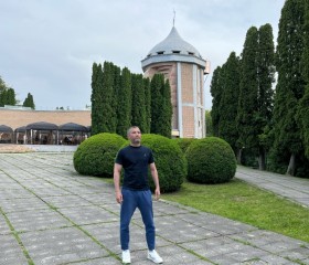 Albert, 40, Moscow