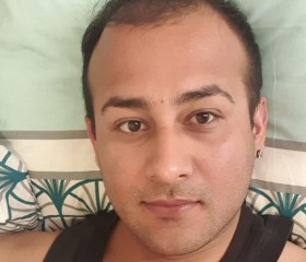 Mass, 34, Paris