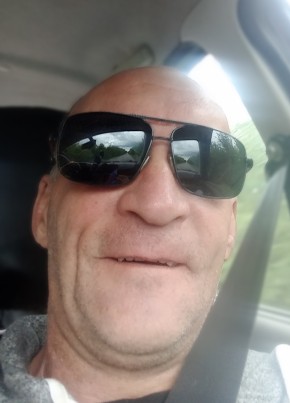 Andrei из Безенчука 54 года