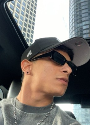 Daniel из Chicago 24 года