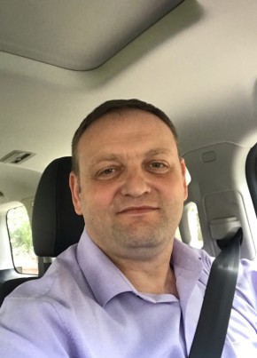 Роман из Москвы 46 лет