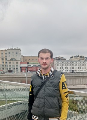 Макс из Нахабино 20 лет