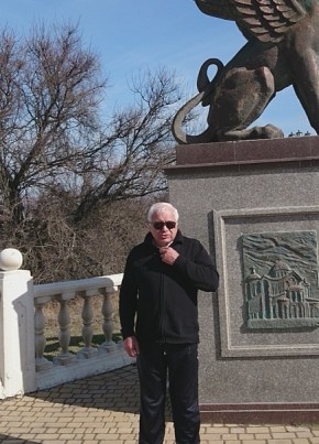Igor, 56, Russia, Simferopol