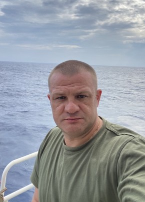 Денис из Петропавловск-Камчатския 43 года