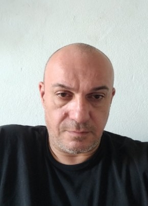 Дато из Назрани 46 лет