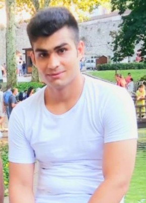 Mudasir Akhtarza, 19, United Kingdom, Edinburgh