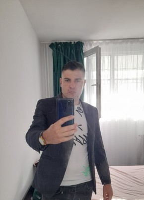 Daniel, 33, Romania, București