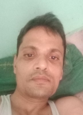 Naved, 40, India, Delhi