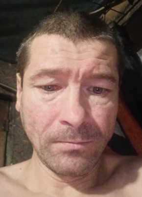 Денис из Омска 37 лет