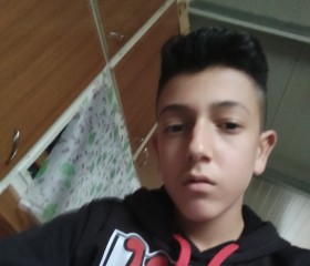 Giovanni, 22, Comiso