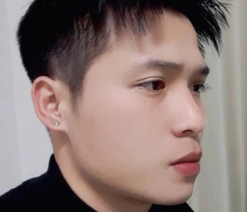 Namanh, 25, Fussa