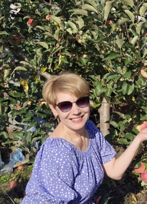 Elena, 49, Russia, Petropavlovsk-Kamchatsky