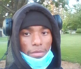 Dior, 24, Auburn (State of Washington)