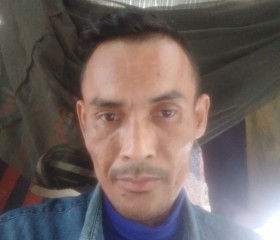 rena, 25, Battambang