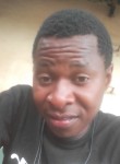 Derrick, 27, Lilongwe