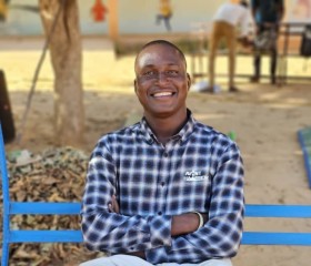 Manu Maki, 35, Niamey