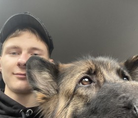 Matvey, 19, Los Angeles