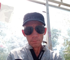 Sergey, 43, Amursk