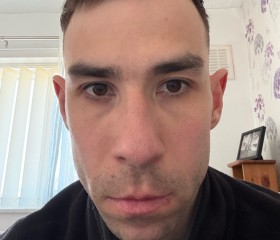 Andrej, 32, Hull