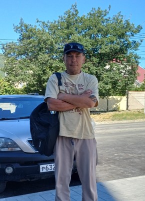 Олег из Новороссийска 56 лет