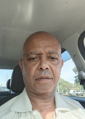 Paulo Antônio  s из Porto Alegre 64 года