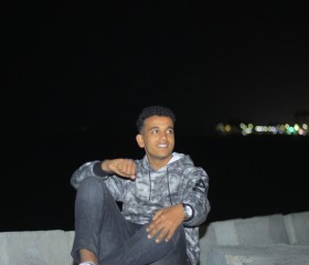 mustafa, 18, Alexandria
