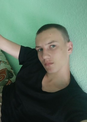 Artur, 19, Belarus, Brest