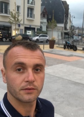 Denis j, 35, République Française, Asnières-sur-Seine