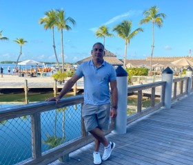 Roberto, 49, Country Walk