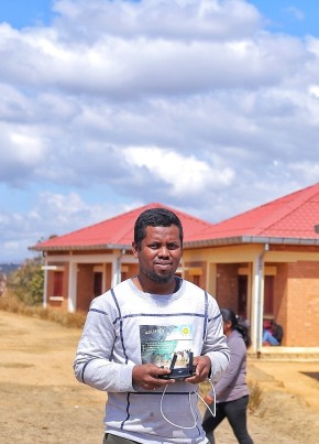 Zar, 27, République de Madagascar, Antananarivo