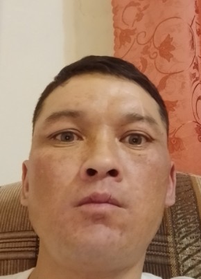 Михаил чучунов из Абакана 37 лет