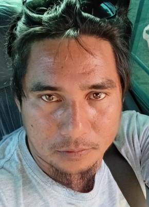 Albab из Kota Kinabalu 33 года