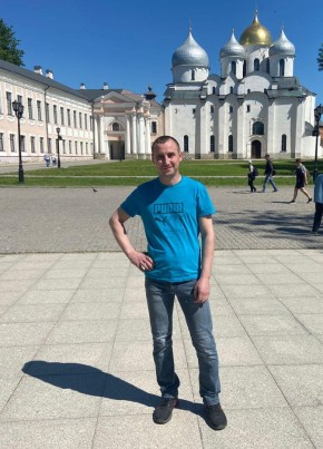 Dmitriy, 40, Russia, Sharya