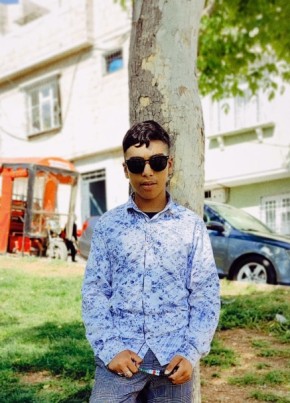 İbrahim27 из Adana 18 лет