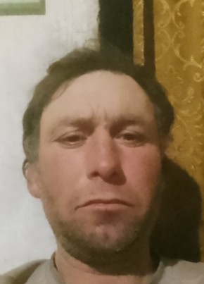 Сергей Иванин из Ипатово 42 года
