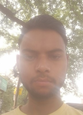 Rinku, 18, India, Delhi