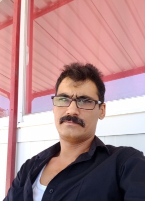 Yalçın Elçi, 42, Türkiye Cumhuriyeti, Malatya