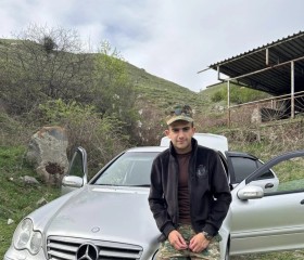 Serg, 21, Goris