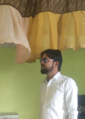 Ikram Khan, 22, India, Bhuj