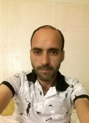 Adnen из حلق الوادي 52 года