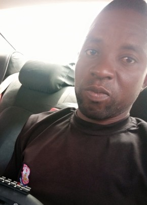Andre booterg, 36, iRiphabhuliki yase Ningizimu Afrika, Mmabatho