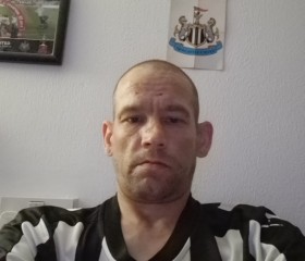 Grant, 38, Newcastle upon Tyne